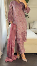Load image into Gallery viewer, 3 pcs Stitched lawn suit Ready to Wear with CHIFFON dupatta LAWN-049