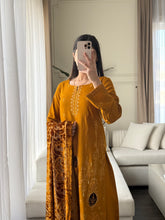 Load image into Gallery viewer, 3PC Stitched DHANAK shalwar Suit Ready to wear DHANAK winter Wear with DHANAK dupatta HW-DP25003