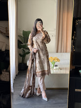 Load image into Gallery viewer, 3 pcs Stitched lawn suit Ready to Wear with CHIFFON dupatta LAWN-JF106