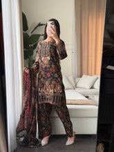Load image into Gallery viewer, 3 pcs Stitched lawn suit Ready to Wear with Chiffon dupatta LAWN-MOH008