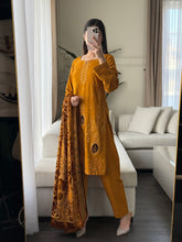 Load image into Gallery viewer, 3PC Stitched DHANAK shalwar Suit Ready to wear DHANAK winter Wear with DHANAK dupatta HW-DP25003