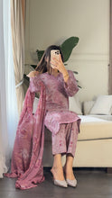 Load image into Gallery viewer, 3 pcs Stitched lawn suit Ready to Wear with CHIFFON dupatta LAWN-049