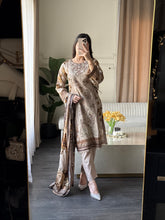 Load image into Gallery viewer, 3 pcs Stitched lawn suit Ready to Wear with CHIFFON dupatta LAWN-JF106