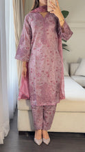 Load image into Gallery viewer, 3 pcs Stitched lawn suit Ready to Wear with CHIFFON dupatta LAWN-049