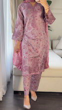 Load image into Gallery viewer, 3 pcs Stitched lawn suit Ready to Wear with CHIFFON dupatta LAWN-049