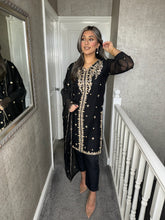 Load image into Gallery viewer, 3pc BLACK Embroidered Shalwar Kameez wit Nethdupatta Stitched Suit Ready to wear AN-24004

