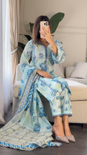 Load image into Gallery viewer, 3 pcs Stitched lawn suit Ready to Wear with CHIFFON dupatta LAWN-048