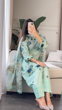 Load image into Gallery viewer, 3 pcs Stitched lawn suit Ready to Wear with CHIFFON dupatta LAWN-040A