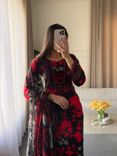 Load image into Gallery viewer, 3 pcs Stitched lawn suit Ready to Wear with CHIFFON dupatta LAWN-RM101