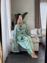 Load image into Gallery viewer, 3 pcs Stitched lawn suit Ready to Wear with CHIFFON dupatta LAWN-040A