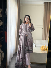 Load image into Gallery viewer, 3 pcs Stitched lawn suit Ready to Wear with Lawn dupatta LAWN-D316B
