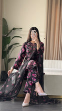 Load image into Gallery viewer, 3 pcs Stitched lawn suit Ready to Wear with Chiffon dupatta LAWN-UE538
