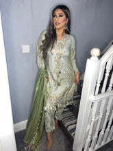 Load image into Gallery viewer, 3 pcs shalwar Suit Ready to Wear with Lilen dupatta winter SS-173A
