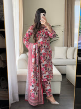 Load image into Gallery viewer, 3PC Stitched KHADDAR shalwar Suit Ready to wear KHADDAR winter Wear with KHADDAR dupatta HW-DH38
