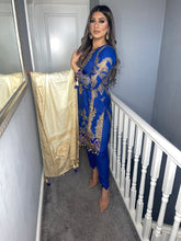 Load image into Gallery viewer, 3 pcs shalwar Suit Ready to Wear with Lilen dupatta winter SS-173C
