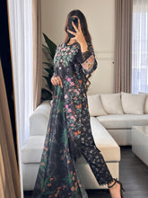 Load image into Gallery viewer, 3 pcs Stitched Black lawn suit Ready to Wear with chiffon dupatta LNE-24016
