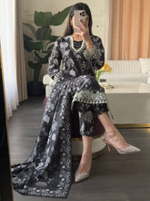 Load image into Gallery viewer, 3 pcs Stitched lawn suit Ready to Wear with CHIFFON dupatta LAWN-EM101
