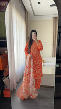 Load image into Gallery viewer, 3 pcs Stitched lawn suit Ready to Wear with Chiffon dupatta LAWN-D329
