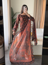 Load image into Gallery viewer, 3 pcs Stitched lawn suit Ready to Wear with Chiffon dupatta LAWN-RS02
