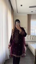 Load image into Gallery viewer, 3pc Burgundy VELVET Embroidered Shalwar Kameez with NET/Velvet dupatta Stitched Suit Ready to wear HW-UBURGUNDY
