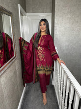 Load image into Gallery viewer, 3PC Stitched MAROON shalwar Suit Ready to wear DHANAK winter Wear with Dhanak dupatta DNE-0312
