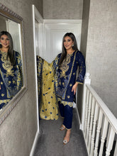 Load image into Gallery viewer, 3 pcs Stitched lawn suit Ready to Wear with chiffon dupatta LNE-24012
