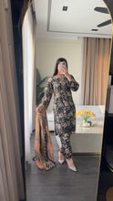 Load image into Gallery viewer, 3 pcs Stitched lawn suit Ready to Wear with Chiffon dupatta LAWN-D139A
