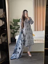 Load image into Gallery viewer, 3 pcs Stitched lawn suit Ready to Wear with CHIFFON dupatta LAWN-JF108
