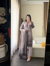 Load image into Gallery viewer, 3 pcs Stitched lawn suit Ready to Wear with Lawn dupatta LAWN-D316B
