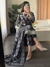 Load image into Gallery viewer, 3 pcs Stitched lawn suit Ready to Wear with CHIFFON dupatta LAWN-EM101
