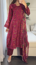 Load image into Gallery viewer, 3 pcs Stitched lawn suit Ready to Wear with CHIFFON dupatta LAWN-045
