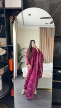 Load image into Gallery viewer, 3 pcs Stitched lawn suit Ready to Wear with Chiffon dupatta LAWN-UE538
