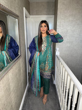 Load image into Gallery viewer, 3PC Stitched TEAL GREEN FROCK shalwar Suit Ready to wear DHANAK winter Wear with Dhanak dupatta DNE-0309
