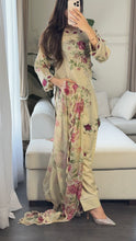 Load image into Gallery viewer, 3 pcs Stitched lawn suit Ready to Wear with CHIFFON dupatta LAWN-040
