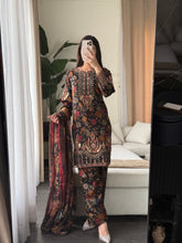 Load image into Gallery viewer, 3 pcs Stitched lawn suit Ready to Wear with Chiffon dupatta LAWN-MOH008
