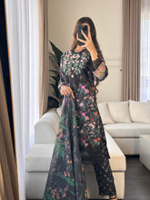 Load image into Gallery viewer, 3 pcs Stitched Black lawn suit Ready to Wear with chiffon dupatta LNE-24016
