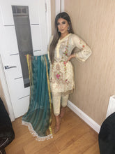 Load image into Gallery viewer, 3 pcs shalwar Suit Ready to Wear with Lilen dupatta winter MB-JFCREM01
