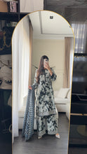 Load image into Gallery viewer, 3PC Stitched KHADDAR shalwar Suit Ready to wear KHADDAR winter Wear with KHADDAR dupatta HW-KH1002
