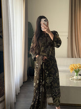 Load image into Gallery viewer, 3 pcs Stitched lawn suit Ready to Wear with Chiffon dupatta LAWN-D154B
