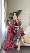 Load image into Gallery viewer, 3 pcs Stitched lawn suit Ready to Wear with CHIFFON dupatta LAWN-043
