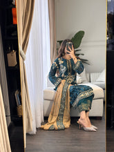 Load image into Gallery viewer, 3pc BOTTLE GREEN Embroidered Shalwar Kameez wit CHIFFON  dupatta Stitched Suit Ready to wear HW-U2313
