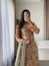 Load image into Gallery viewer, 3 pcs Stitched lawn suit Ready to Wear with LAWN dupatta LAWN-JF114
