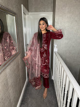 Load image into Gallery viewer, 3pc  MAROON VELVET Embroidered Shalwar Kameez with NET/Velvet dupatta Stitched Suit Ready to wear HW-DT116
