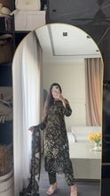 Load image into Gallery viewer, 3 pcs Stitched lawn suit Ready to Wear with Chiffon dupatta LAWN-D154B

