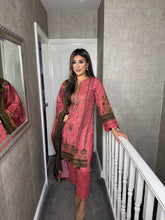 Load image into Gallery viewer, 3PC Stitched PINK shalwar Suit Ready to wear KHADDAR winter Wear with KHADDAR dupatta BS-771
