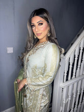 Load image into Gallery viewer, 3 pcs shalwar Suit Ready to Wear with Lilen dupatta winter SS-173A
