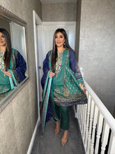 Load image into Gallery viewer, 3PC Stitched TEAL GREEN FROCK shalwar Suit Ready to wear DHANAK winter Wear with Dhanak dupatta DNE-0309
