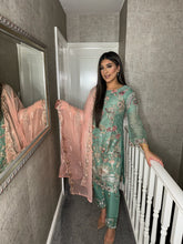 Load image into Gallery viewer, 3pc FEROZI Embroidered suit with PINK NET dupatta Stitched Suit Ready to wear HW-24002
