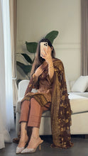 Load image into Gallery viewer, 3 pcs Stitched lawn suit Ready to Wear with CHIFFON dupatta LAWN-034
