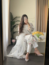 Load image into Gallery viewer, 3 pcs Stitched lawn suit Ready to Wear with Net dupatta LAWN-JF116
